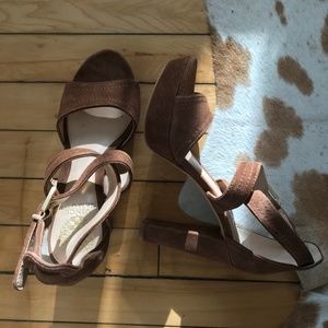 Vince Camuto Brown Suede 4" Platform Heels